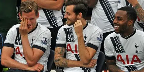 热刺欧冠征途：伤病阴霾下的坚韧抗争