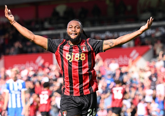 曼城中场努内斯谈争冠形势与新援印象，展望球队未来