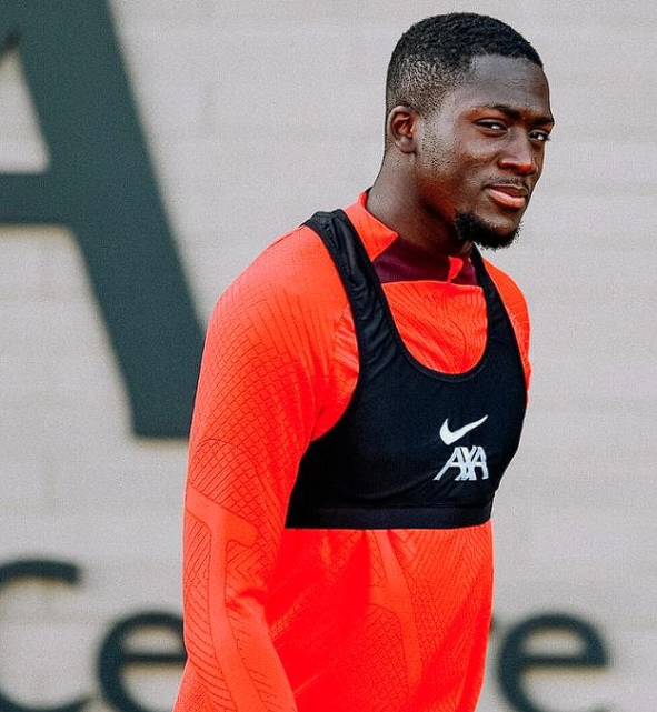 科纳特续约风云：利物浦的防线未来之锚