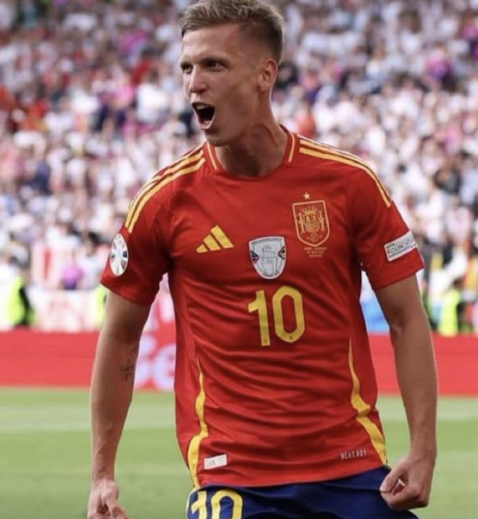 巴萨对阵纽卡前中锋人选引关注，奥尔莫或成伪九号新选择