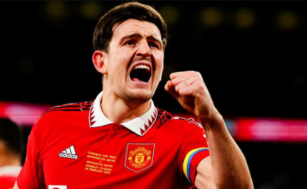 罗马诺确认：马奎尔与曼联续约至2027年，续约选项或延至20